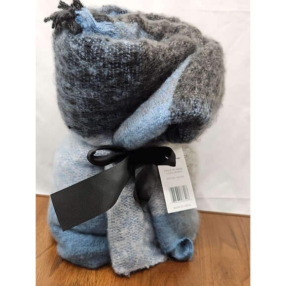 New Womens Igloos Blue/Grey PLAID SHAWL Wrap Warm And Soft - Picture 6 of 12